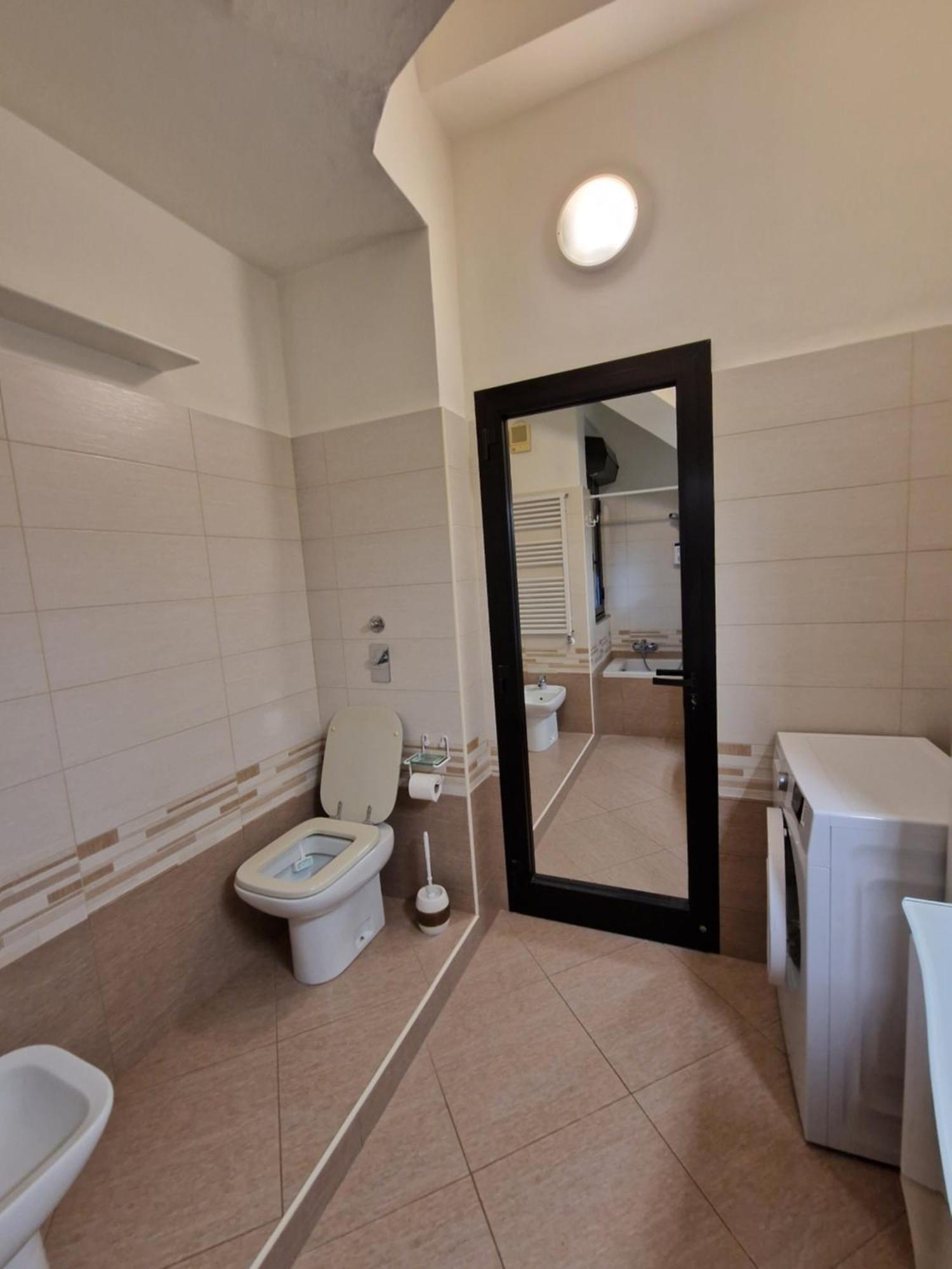 Comfy Penthouse Apartment Милано Екстериор снимка